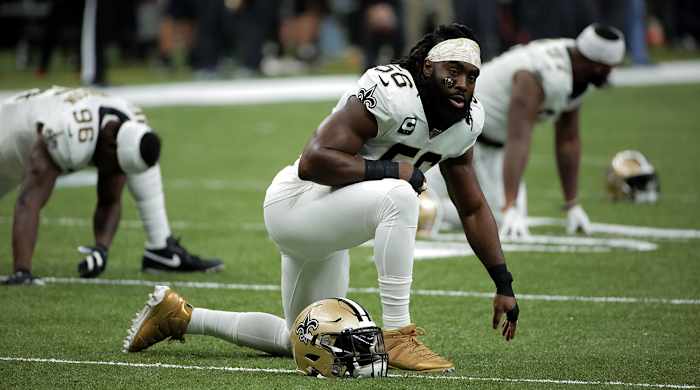 demario-davis-new-orleans-saints-stretching